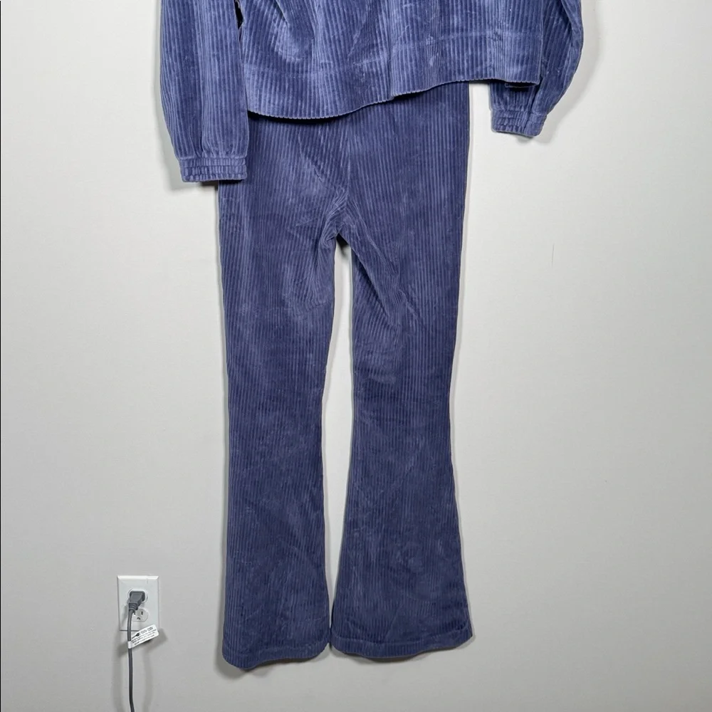 Aerie SET - Groove-On Velour Hoodie and Flare Pants in Fresh Bright - S - Picture 5 of 6